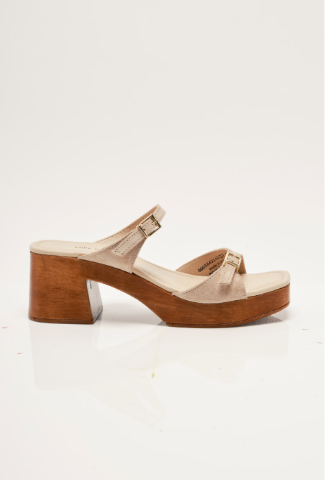 BECK BUCKLE CLOG in Sunstone Sand