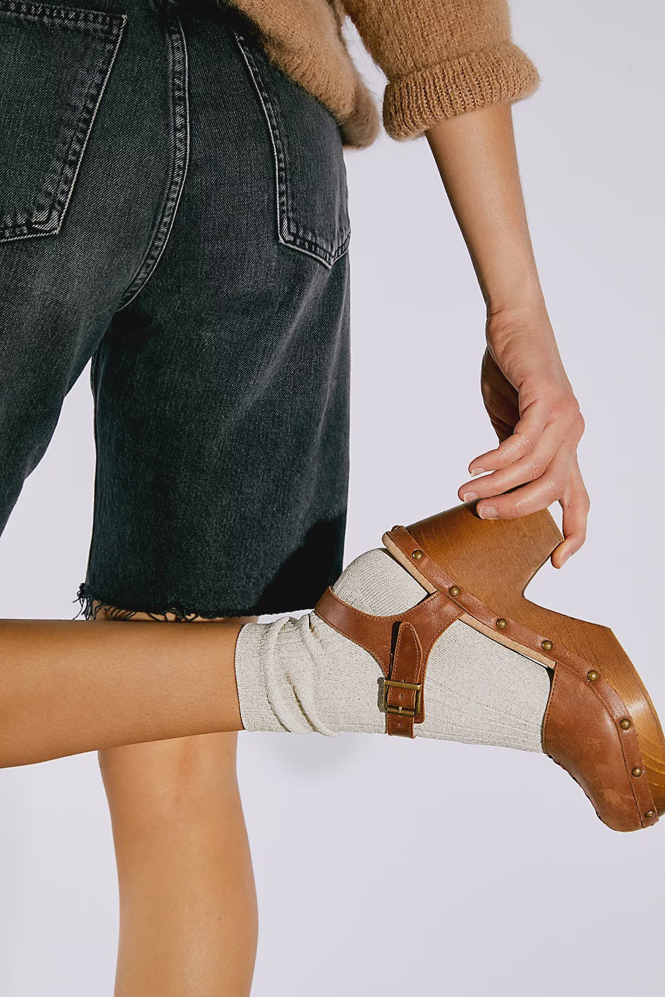 DOUBS CLOG in Tan
