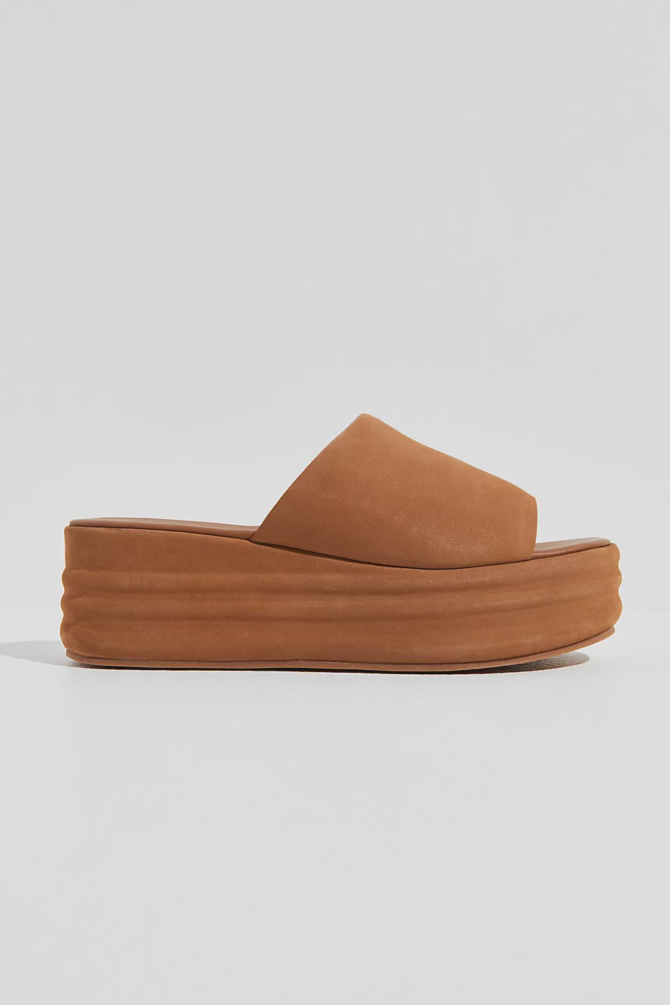 HARBOR FLATFORM in Tan