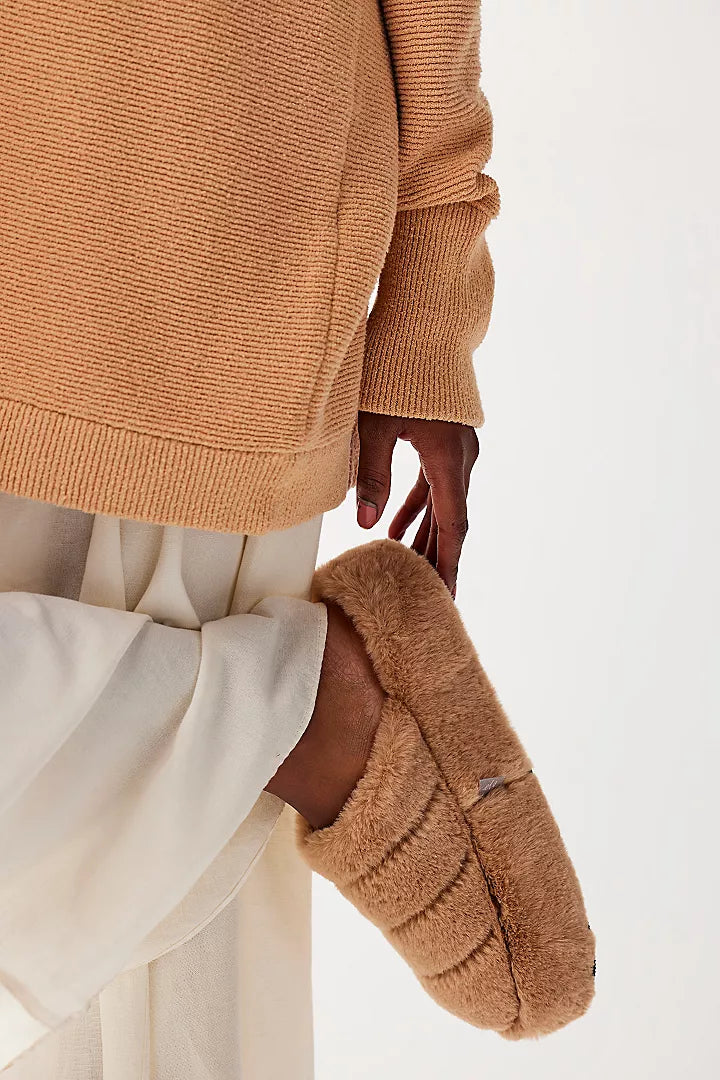 IT'S A VIBE PLATFORM SLIPPER in Teddy