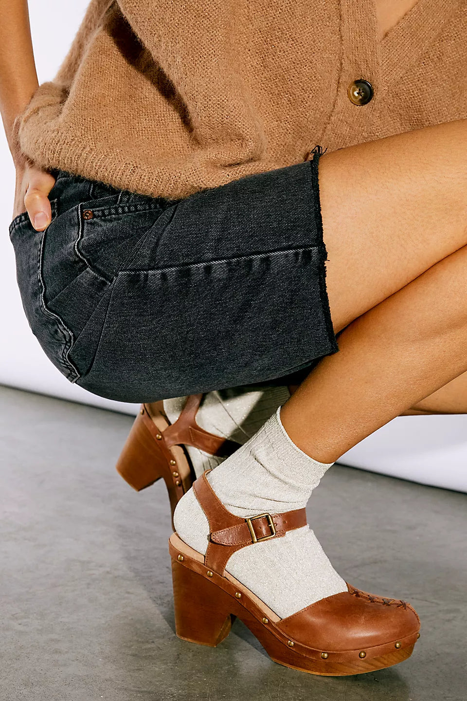 DOUBS CLOG in Tan