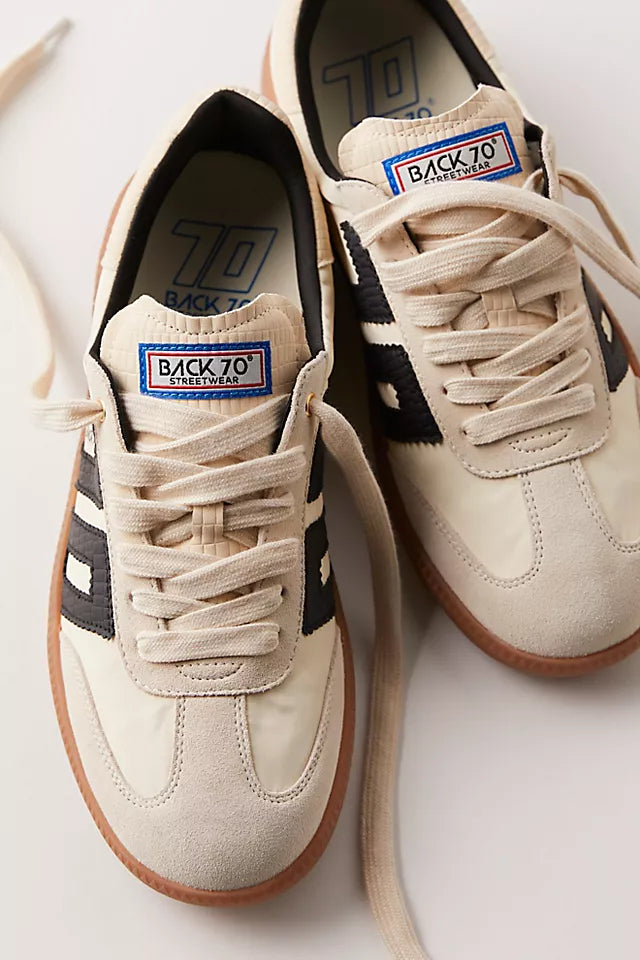 GHOST 2513 in Beige + Black