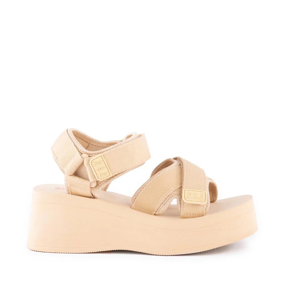SERENADE in Beige