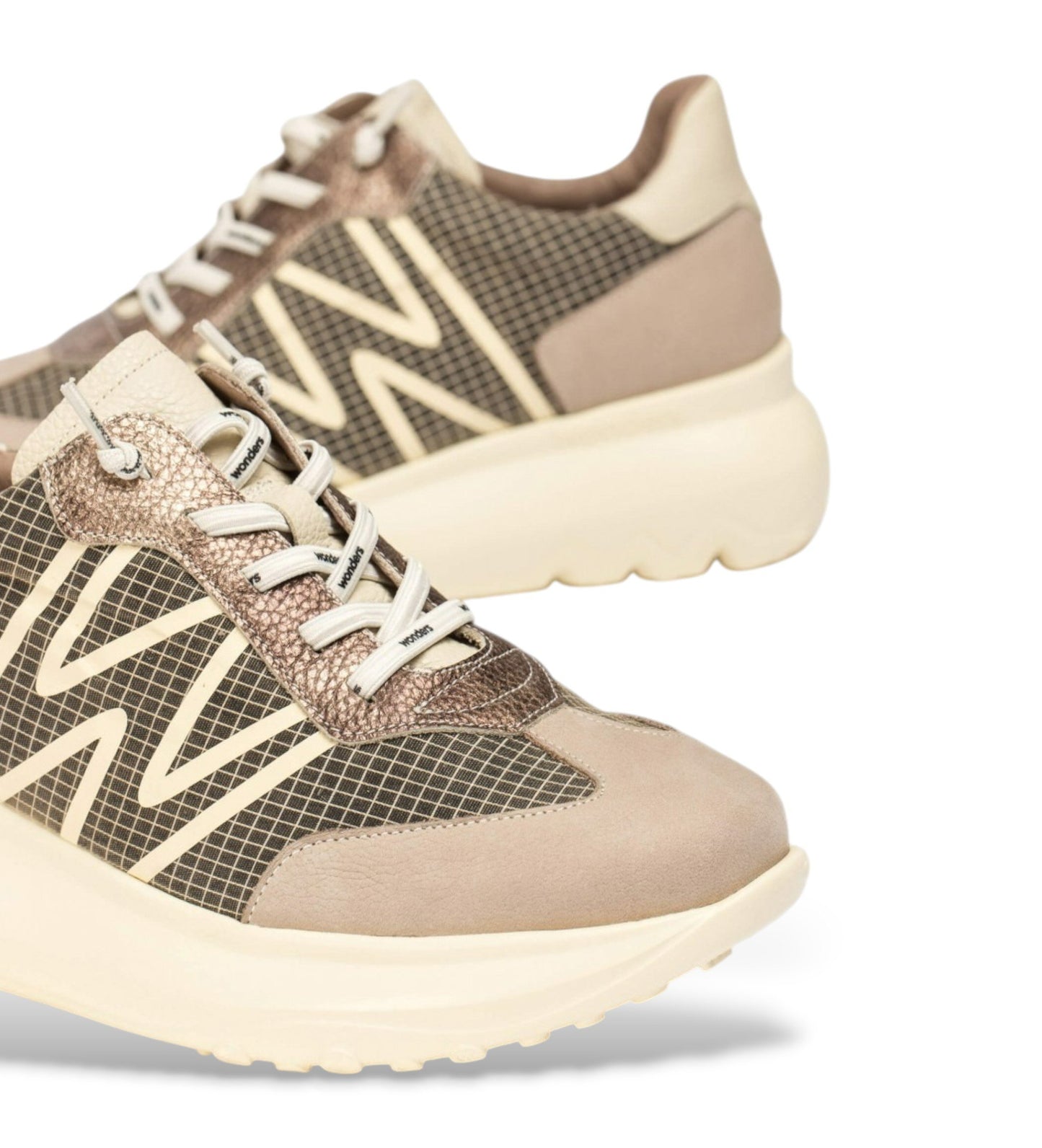 ULTRAFLY 01 in Taupe + Camel