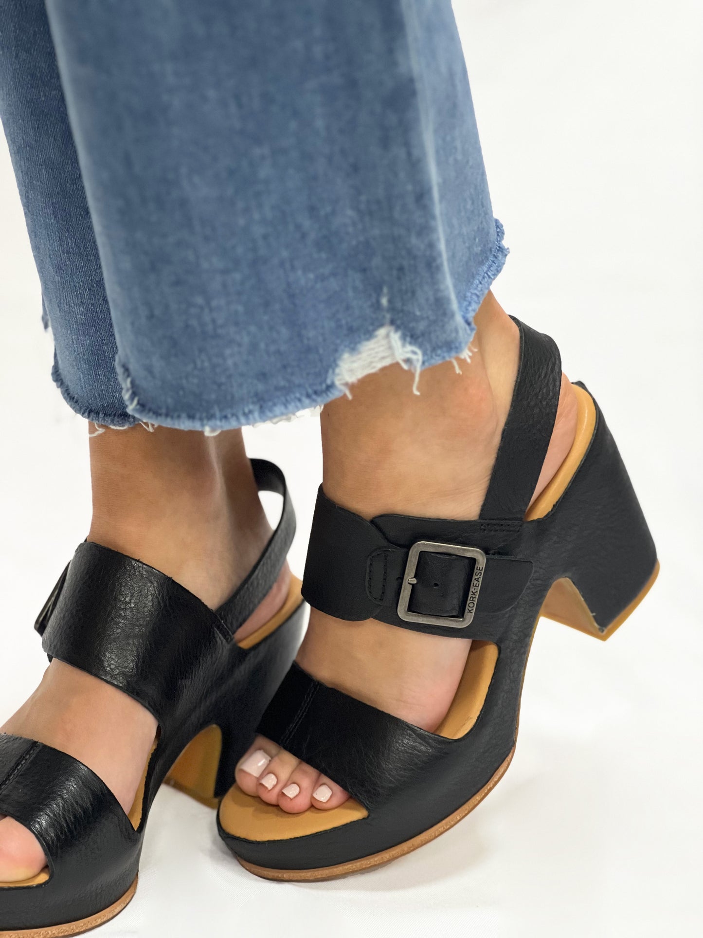 SAN CARLOS in Black